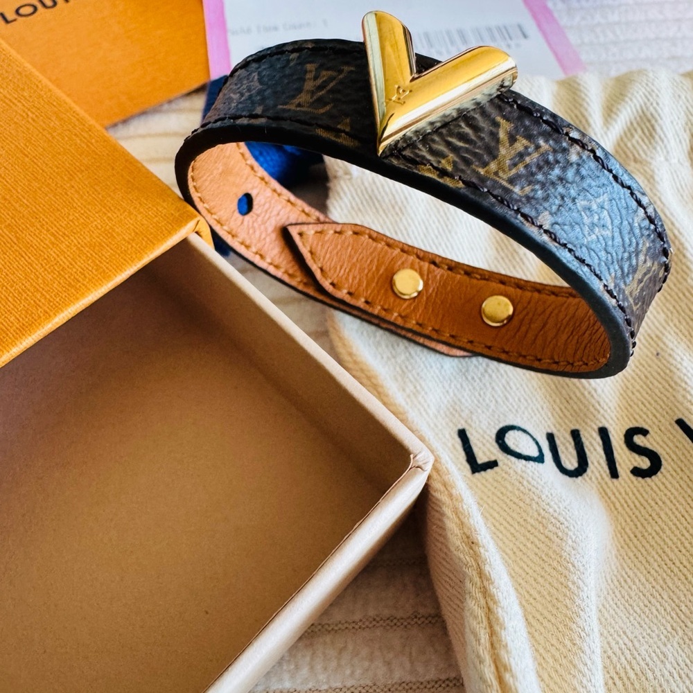 Louis Vuitton Monogram Brown Essential V Bracelet with Gold Accents size 15 - Picture 14 of 15
